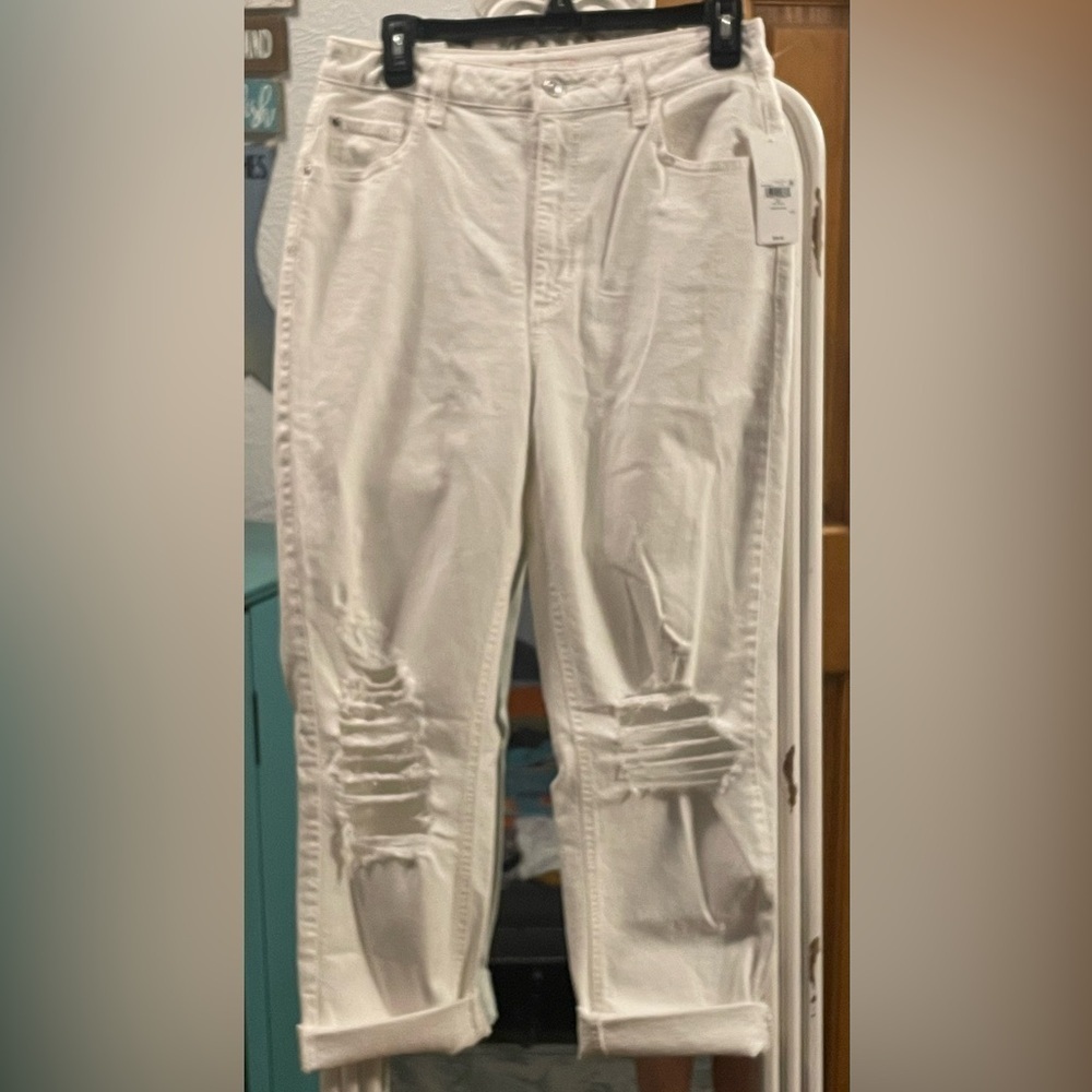 ⁉️⁉️⁉️BOGOHO ⁉️⁉️⁉️Guess Distressed Jeans